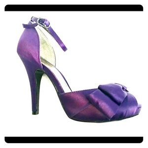 Perfect heels for a bridal party.